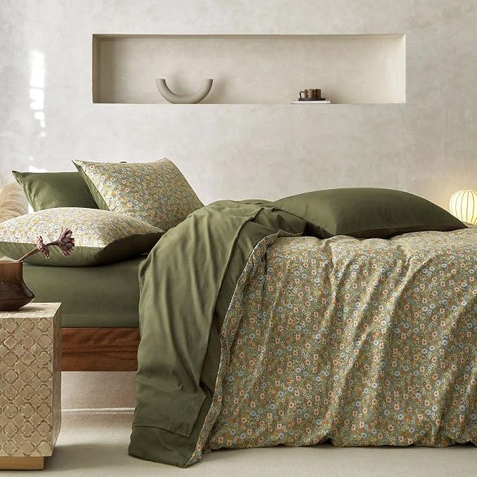 Wake In Cloud - Floral Duvet Cover Set, Cute Vintage Flower Cottagecore Aesthetic for Women Teen Girls, Soft Lightweight Bedding, 3-Piece, Olive Green, Full Size