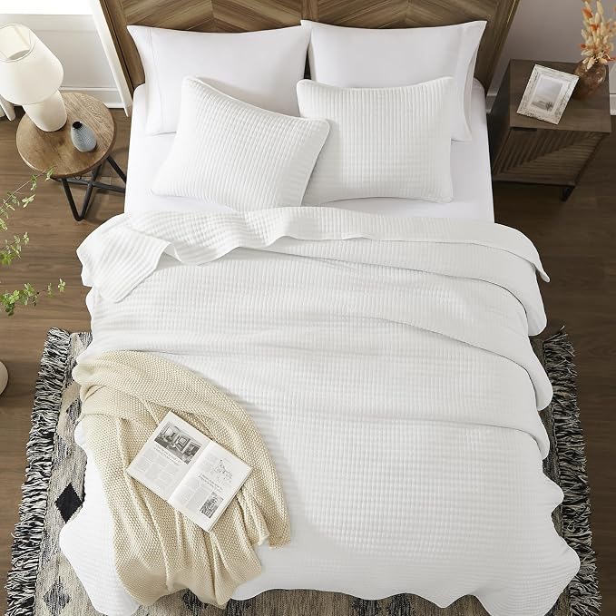 Twin Quilt-Lightweight Bedspreads White Twin Quilt Bedding Set | Soft Coverlet with Pillow Sham for All Seasons, Suitable for Bed & Couch, 2 Pieces, 66"x92"