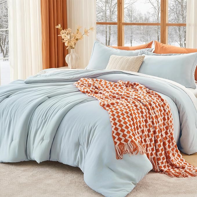 Queen Comforter Set, All Season Ultra Soft Down Alternative Bedding - 3 Piece Lightweight Bed Set Includes 1 Comforter (90"x90") and 2 Pillow Shams (20"x26"), Lake Blue