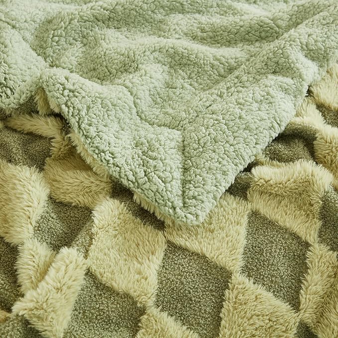 PU MEI Luxury Faux Fur Rabbit Fur Throw Blanket Sage Green 60"*80",Soft Plush Reversible Sherpa Blankets,Twin Fuzzy Blanket Thick Throws for Bed,Comfy Bedding Accent Blankets for Sofa Couch Chair