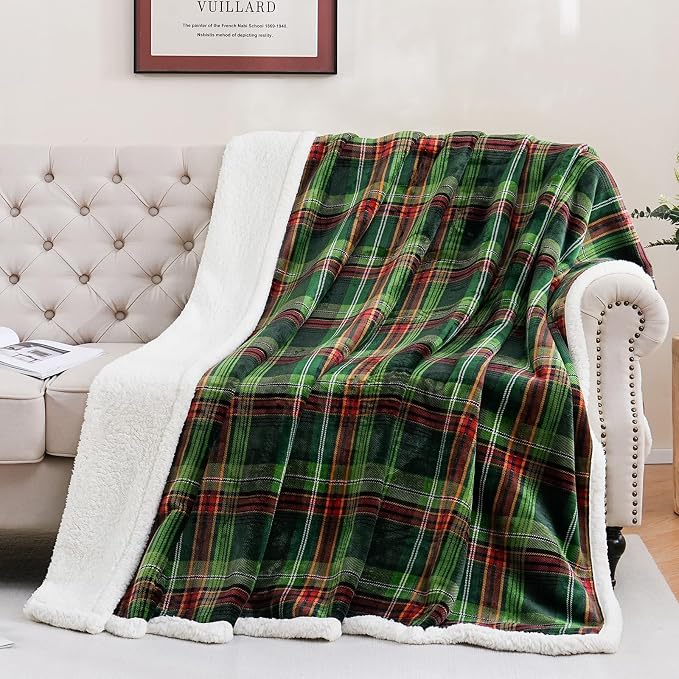 PU MEI Sherpa Fleece Throw Blanket 60" x 80" Reversible Plush Fluffy Large Big Blanket Lattice Flannel Blankets for All Season Use, Chrismas Green