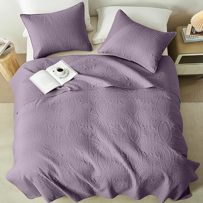 akkialla 118"x106" Grayish Purple California King Quilt Set, Oversized Floor-Length Bedspread, Modern Coin Pattern Microfiber Coverlet, 3-Piece All Season Bedding with 2 Pillow Shams