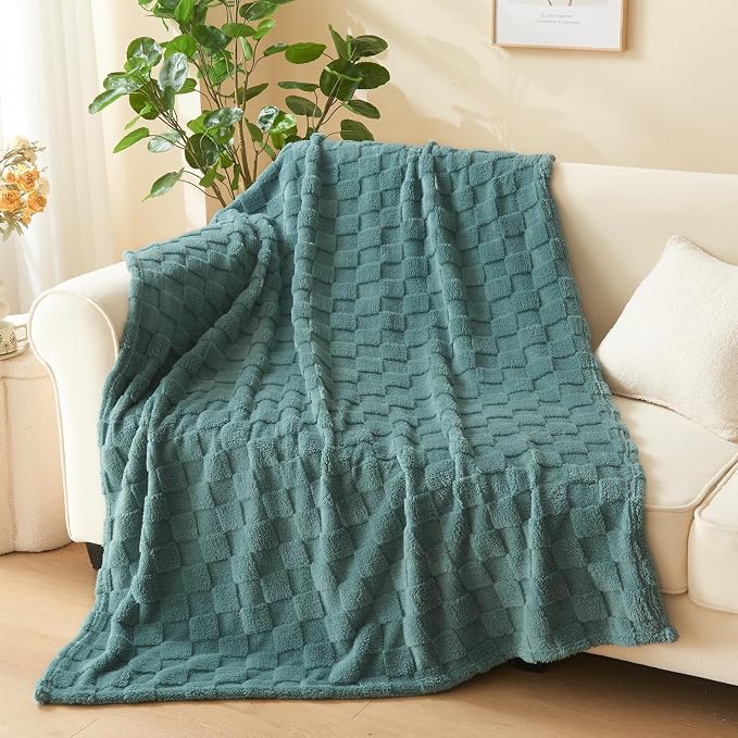 NEWCOSPLAY 3D Checkered Flannel Twin Blanket, Light Teal, 60"x80" | Super Soft Cute Lightweight Decorative Premium Silky Fleece Blanket for Couch Sofa Bed, Gift for Women Men, All Season Use