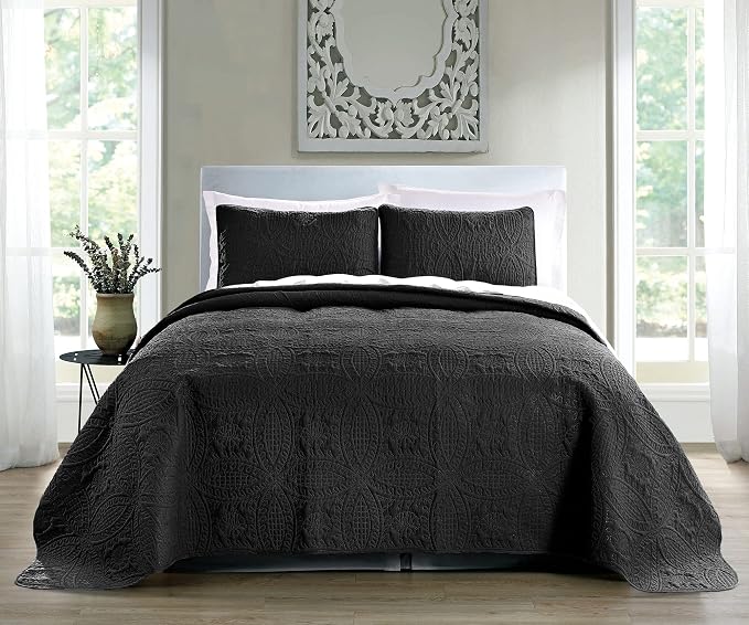 Pure Bedding Quilt Set Full/Queen Size Black - Oversized Bedspread - Soft Microfiber Lightweight Coverlet for All Season - 3 Piece Includes 1 Quilt and 2 Shams, Geometric Pattern