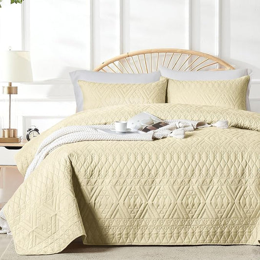 akkialla King/Cal King Size Quilt Bedding Set,Butter Yellow Lightweight Microfiber Soft Bedspread,Modern Style Geometric Pattern Coverlet Set for All Seasons,3 Piece(1 Quilt,2 Pillow Shams)