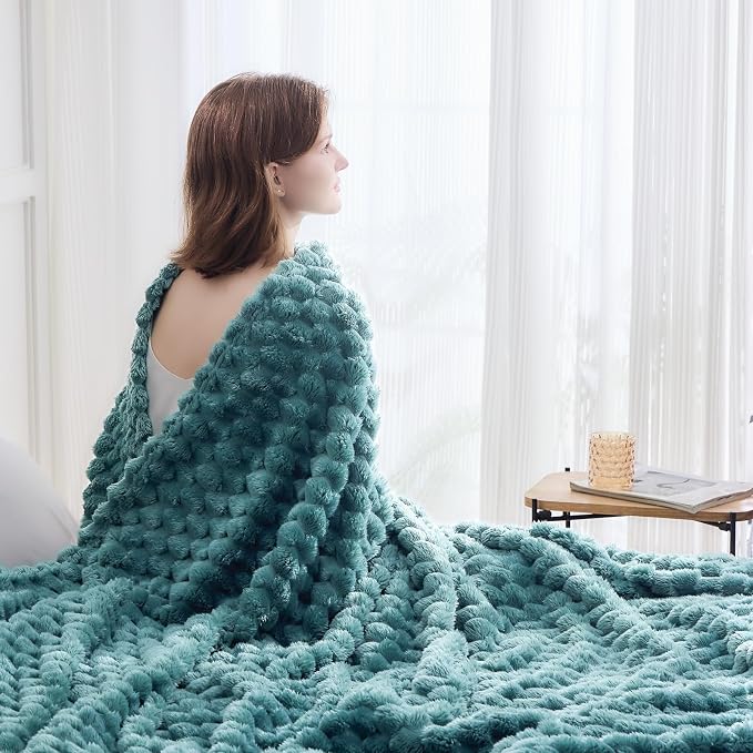 NEWCOSPLAY Fleece Clouds Cozy King Blanket for Couch, Light Teal, 90"x110" | Premium Silky Flannel Blanket, Soft Lightweight Fluffy Throw Blanket for Bed Sofa Decor, Gift for All Season Use