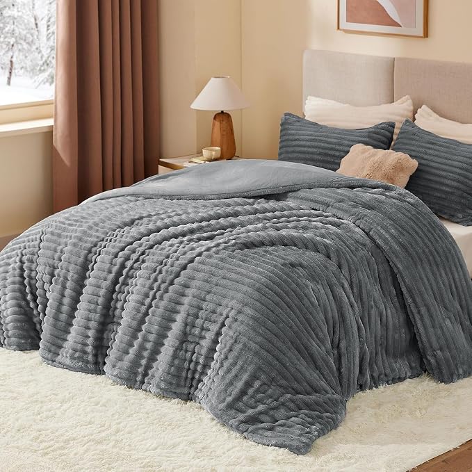 BEDELITE Fleece Oversized Queen Comforter Set, Fluffy Bed Set, Grey | Super Soft & Warm Bedding, Luxury Fuzzy Faux Fur Comforter for Winter, Heavy Plush Bedding, with 2 Pillowcases
