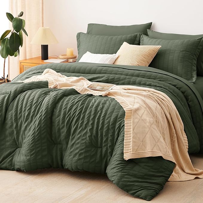 Queen Comforter Set, 7 Pieces Dark Green Seersucker Bed in a Bag | OEKO-TEX Certified, All Season Bedding Set with 240 GSM Down Alternative Comforter, Flat & Fitted Sheets, Pillowcases & Shams