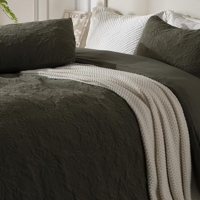 Super Soft Velvet Textured Duvet Cover Set King, 3 Pcs Floral Patterned Comforter Cover Set with Button Closure, Luxury Bedding Duvet Covers for All Seasons, 104 x 90 inches（Olive Green, King Size）
