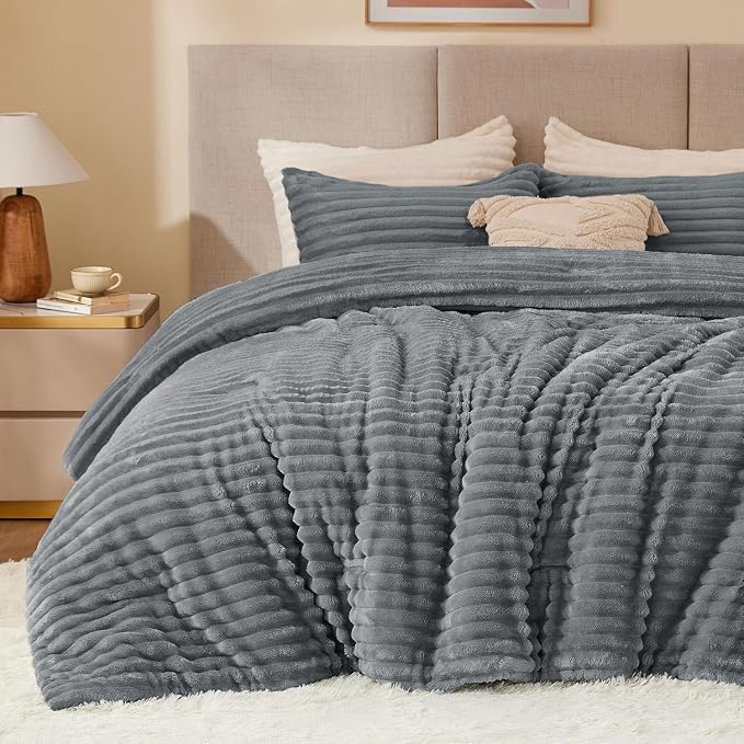 BEDELITE Fleece Oversized Queen Comforter Set, Fluffy Bed Set, Grey | Super Soft & Warm Bedding, Luxury Fuzzy Faux Fur Comforter for Winter, Heavy Plush Bedding, with 2 Pillowcases
