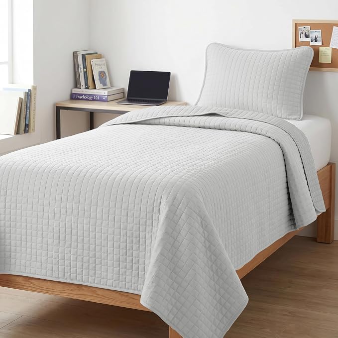 Southshore Fine Living, Inc. Twin XL Quilt Bedding Set, Dorm Room Bedding Essentials, Stain Resistant, Machine Washable Bedspread, Twin XL Grey Quilt Bed Spread with Pillow Sham, Light Grey Quilts
