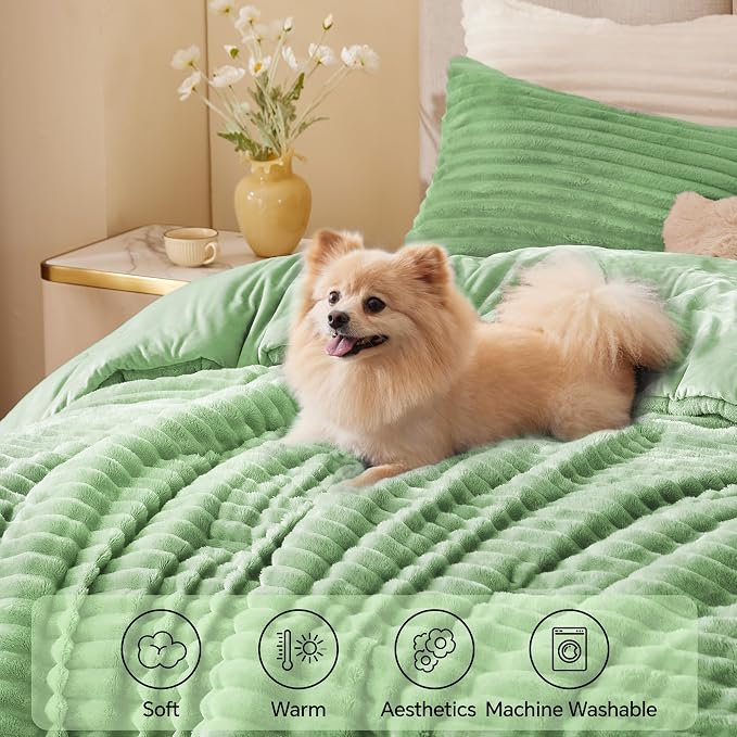 BEDELITE Fleece Twin/Twin XL Comforter Set, Fluffy Bed Set, Green | Super Soft & Warm Bedding, Luxury Fuzzy Faux Fur Comforter for Winter, Heavy Plush Bedding, with 1 Pillowcase