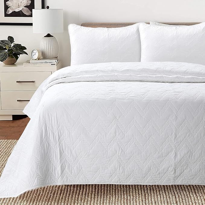 Cozy Line Home Fashions 100% Cotton Geometric Modern Zig Zag Stitch Solid White Quilt Bedding Set, Coverlet, Bedspread Lightweight for All Season (Chevron - White, Queen - 3 piece)