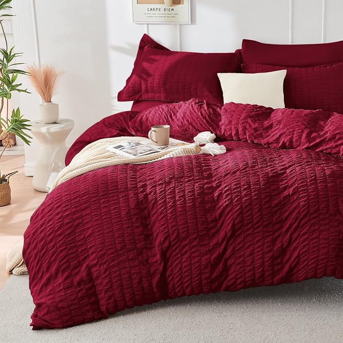 HYMOKEGE Burgundy Duvet Cover Queen Size, Ultra Soft 3-Piece Seersucker Duvet Cover Set with Zipper Closure, Soft Brushed Microfiber Bedding Set with 8 Corner Ties (90"x90", 2 Pillowshams)