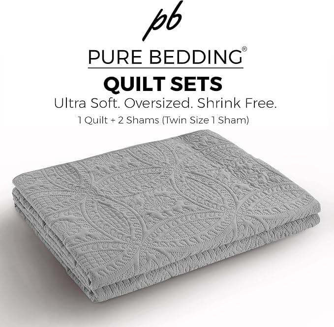 Pure Bedding Quilt Set Full/Queen Size Light Grey - Oversized Bedspread - Soft Microfiber Lightweight Coverlet for All Season - 3 Piece Includes 1 Quilt and 2 Shams, Geometric Pattern