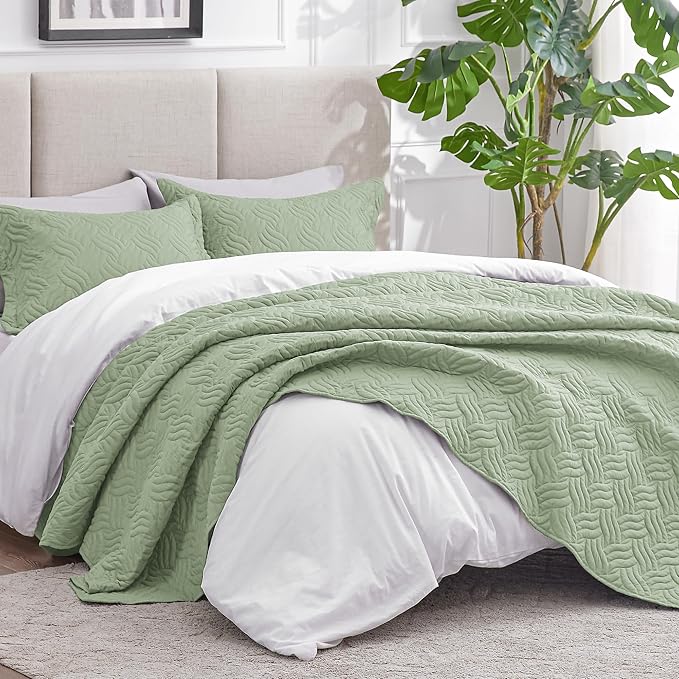 Love's cabin Quilts for Queen Bed Sage Bedspreads Bedding Set - Summer Lightweight Bedspread Comforter - Wave Pattern Bedding Coverlet for All Season - 3 Pieces (1 Quilt, 2 Pillow Shams)