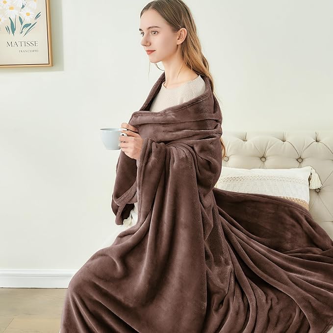BEDELITE Fleece Blanket Soft Plush Throw for Couch Brown 50"x60" | Ultra Soft Fleece, Plush Microfiber, Lightweight Warmth, All Season Comfort, Fade Resistant, Machine Washable, Couch Sofa Bed