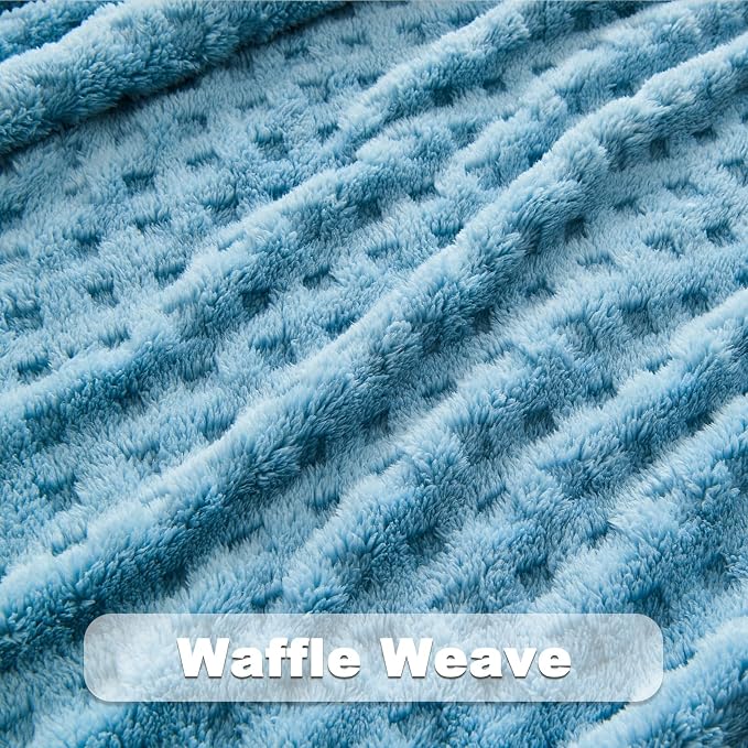 NEWCOSPLAY 3D Waffle Checkered Flannel Throw Blanket, Blue, 50"x70" | Super Soft Cute Lightweight Decorative Premium Silky Fleece Blanket for Couch Sofa Bed, Gift for Women Men, All Season Use