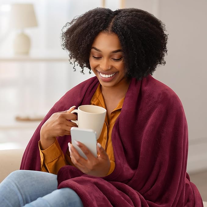 Utopia Bedding Soft Fleece Bed Blanket King Size Burgundy (90x102 Inch) | Microfiber Plush Warm Lightweight Breathable Cozy Blanket Anti-Static, All Season Use, Gift for Women and Men
