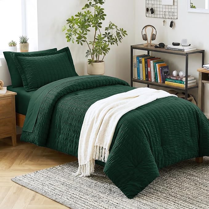 Twin Comforter Set, 5 Pieces Emerald Green Seersucker Bed in a Bag | OEKO-TEX Certified, All Season Bedding Sets with 240 GSM Down Alternative Comforter, Flat & Fitted Sheets, Pillowcase & Sham