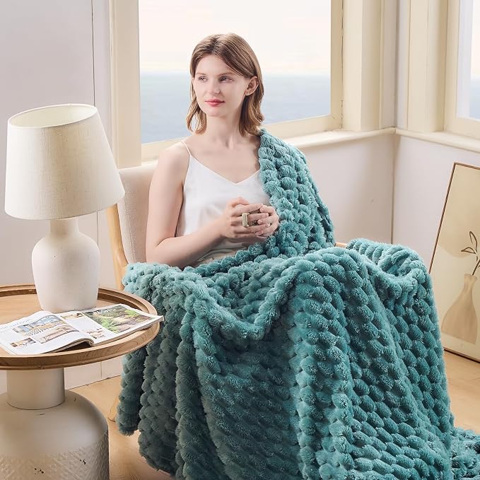 NEWCOSPLAY Fleece Clouds Cozy King Blanket for Couch, Light Teal, 90"x110" | Premium Silky Flannel Blanket, Soft Lightweight Fluffy Throw Blanket for Bed Sofa Decor, Gift for All Season Use