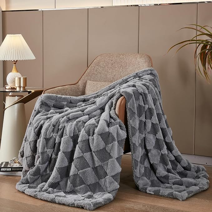 PU MEI Luxury Faux Fur Rabbit Fur Throw Blanket Gray 60"*80",Soft Plush Reversible Sherpa Blankets,Twin Fuzzy Elegant Blanket Thick Throws for Bed,Comfy Bedding Accent Blankets for Sofa Couch Chair