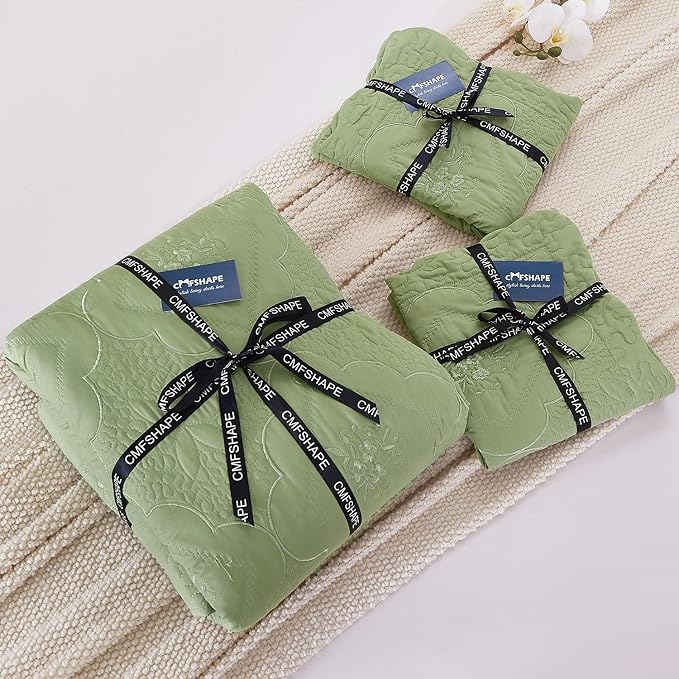 Cmfshape Oversized Floral Embroidery Quilt Set,3 Pieces Super King Quilt Bedding Set,Classic Diamond Pattern Quilt,Ultra Soft Lightweight Bedspread Coverlet for All Season(Sage Green,120"x120")