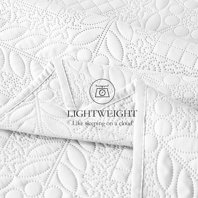 FLYMME Full Queen Quilt Bedding Set,Lightweight White Bedspreads,Vintage Olive Leaf Design,Ultra Soft Microfiber Bed Coverlet 3 Pieces for All-Season (1 Quilt,2 Shams)