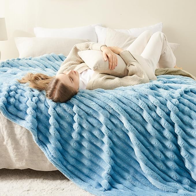 NEWCOSPLAY Fleece Ribbed Cozy Queen Blanket for Couch, Blue, 90"x90" | Premium Silky Flannel Blanket, Soft Lightweight Fluffy Throw Blanket for Bed Sofa Decor, Gift for All Season Use