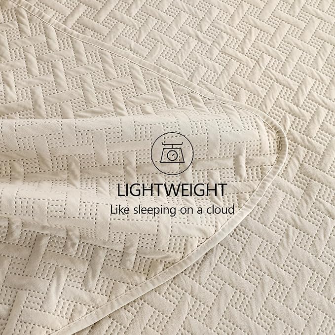FLYMME Beige King Quilt Bedspreads,Modern Style Geometric Weave Stripe Pattern, 3 Pieces Lightweight Bedding Sets, Microfiber Quilted Comforter Coverlet for All Season (1 Quilt, 2 Shams)
