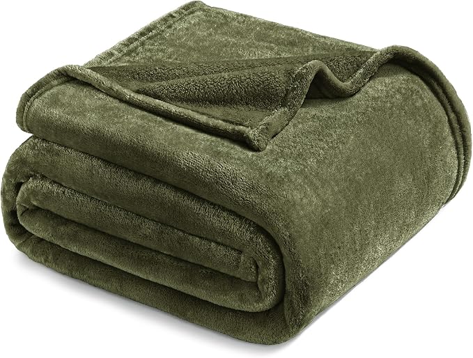 Exclusivo Mezcla Soft Large Fleece Throw Blanket for Couch, Olive Green | 50x70 Inches, Double-Sided Brushed Flannel, Lightweight Plush Cozy Blanket for Home Decor, All Season, Machine Washable