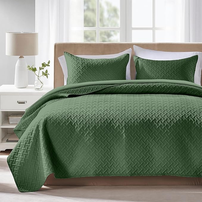 FLYMME Olive Green Twin Quilt Bedding Set Thin Lightweight Bedspreads,Modern Style Geometric Weave Stripe Pattern,Soft Microfiber Bed Coverlet for All Season (1 Quilt, 1Sham)