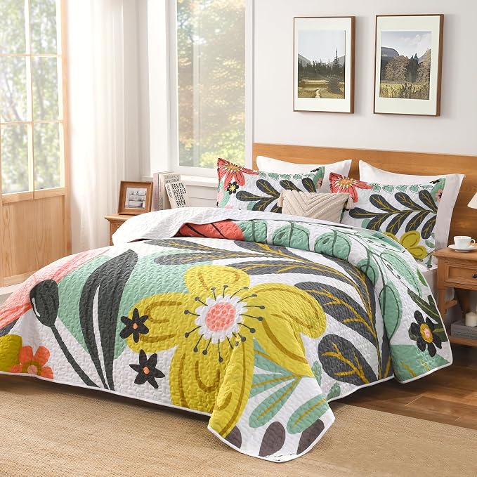 Andency Quilt Queen Size, Green Floral Boho Summer Bedspread 3 Pieces | White Flower Botanical Summer Bedspreads with 2 Shams, Reversible Polyester Coverlet Set for All Seasons, 96"x90"