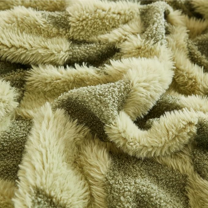 PU MEI Luxury Faux Fur Rabbit Fur Throw Blanket Sage Green 60"*80",Soft Plush Reversible Sherpa Blankets,Twin Fuzzy Blanket Thick Throws for Bed,Comfy Bedding Accent Blankets for Sofa Couch Chair