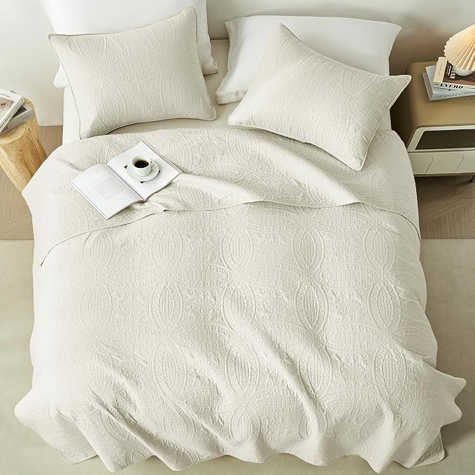 akkialla 118"x106" Cream California King Quilt Set, Oversized Floor-Length Bedspread, Modern Coin Pattern Microfiber Coverlet, 3-Piece All Season Bedding with 2 Pillow Shams