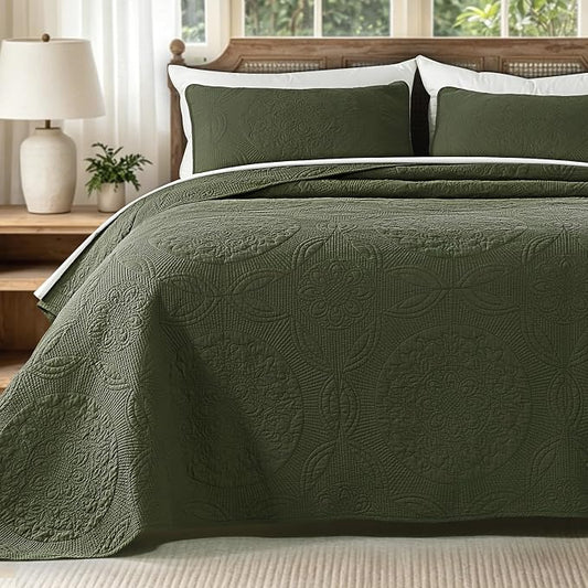 GOONE 100% Cotton Oversized King Size Quilt Set 112"x106" Olive Green | Oversized Coverage Bedspread Coverlet for Summer Fall, Farmhouse Medallion Stitch Lightweigh Bedding Set with 2 Pillow Shams