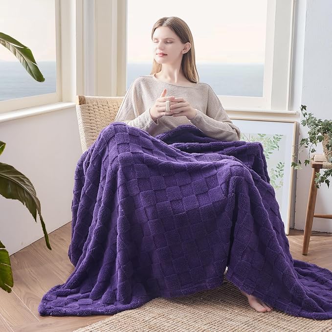 NEWCOSPLAY 3D Checkered Flannel Throw Blanket, Purple Checkered, 50"x70" | Super Soft Cute Lightweight Decorative Premium Silky Fleece Blanket for Couch Sofa Bed, Gift for Women Men, All Season Use