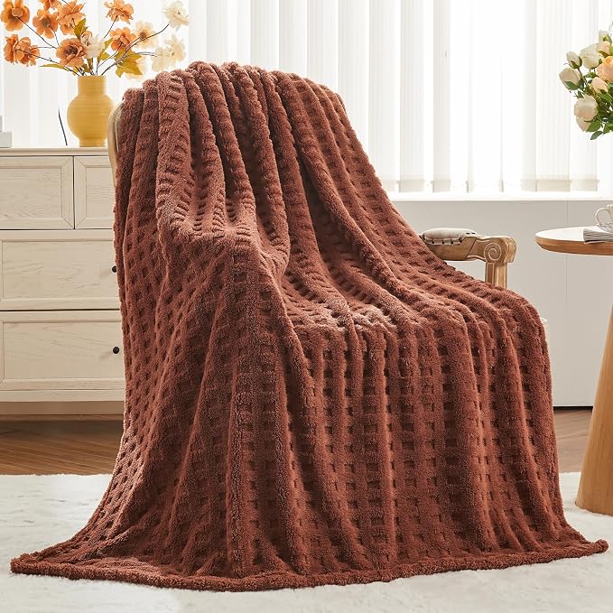NEWCOSPLAY 3D Waffle Checkered Flannel King Blanket, Coffee, 90"x110" | Super Soft Cute Lightweight Decorative Premium Silky Fleece Blanket for Couch Sofa Bed, Gift for Women Men, All Season Use