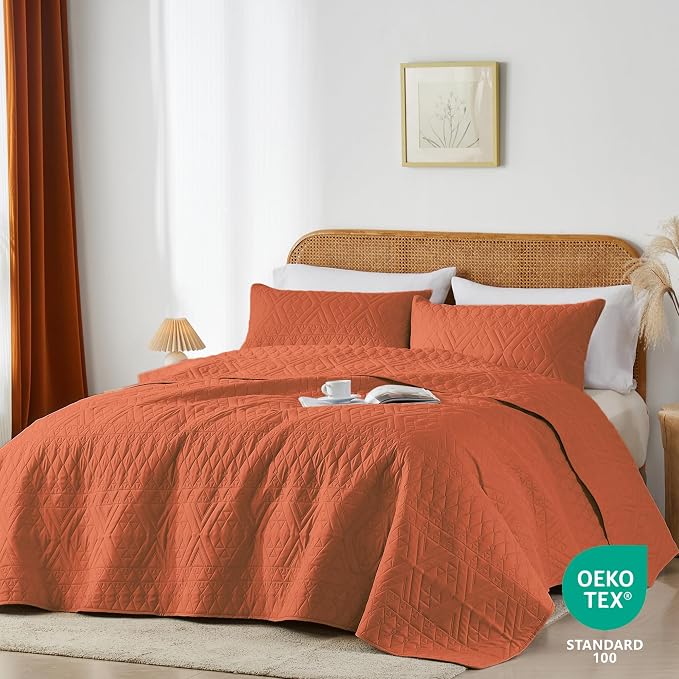 akkialla Full/Queen Size Quilt Bedding Set,Burnt Orange Lightweight Microfiber Soft Bedspread,Modern Style Geoetric Pattern Coverlet Set for All Seasons,3 Piece(1 Quilt,2 Pillow Shams)