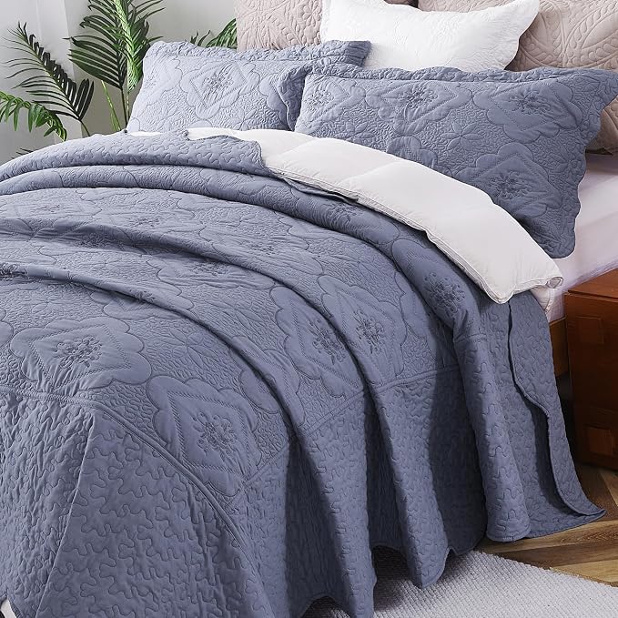 Cmfshape Oversized Floral Embroidery Quilt Set,3 Pieces Super King Quilt Bedding Set,Classic Diamond Pattern Quilt,Ultra Soft Lightweight Bedspread Coverlet for All Season(Bluish Grey,120"x128")