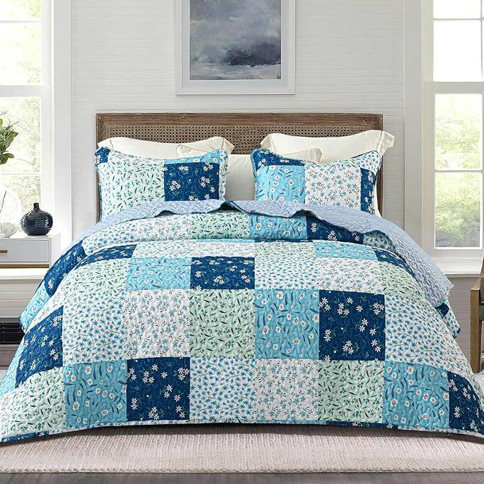 Whale Flotilla Patchwork Quilts Queen Size, Extra Soft Floral Bedspreads | Blue Reversible Lightweight Full Queen Quilt Bedding Set for Bed, Printed Coverlets with 2 Pillow Shams for All Seasons