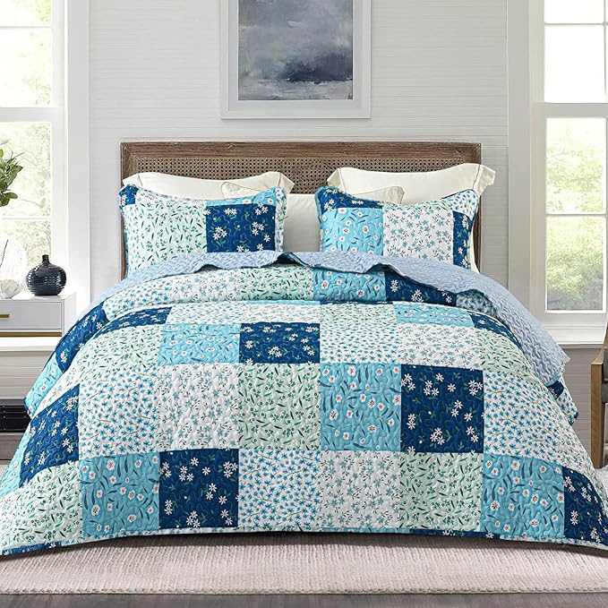 Whale Flotilla Patchwork Quilts Twin Size, Extra Soft Floral Bedspreads | Blue Reversible Lightweight Twin Quilt Bedding Set for Bed, Printed Coverlets with 1 Pillow Sham for All Seasons
