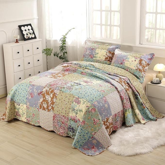 vctops Boho Patchwork Cotton Quilted Bedspread Quilt Set Queen Size 3 Pieces Soft Reversible Lightweight Coverlet Set Floral Print 1 Quilt and 2 Pillow Shams (Purple,Queen)