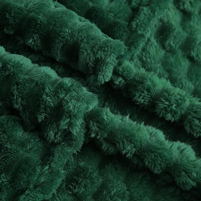 Puncuntex Dark Green Throw Blanket 108"×90" Fuzzy 3D Jacquard Decorative | Flannel Fleece Super Soft Plush Cozy Blanket for Couch Sofa Chair Lightweight