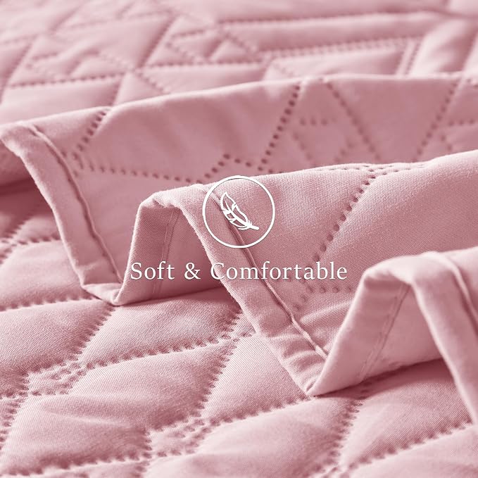 akkialla Full/Queen Quilt Set, Pink Lightweight Microfiber Bedspread Coverlet, Boho Geometric Pattern, Soft All-Season Bedding, 3-Piece (1 Quilt, 2 Pillow Shams)