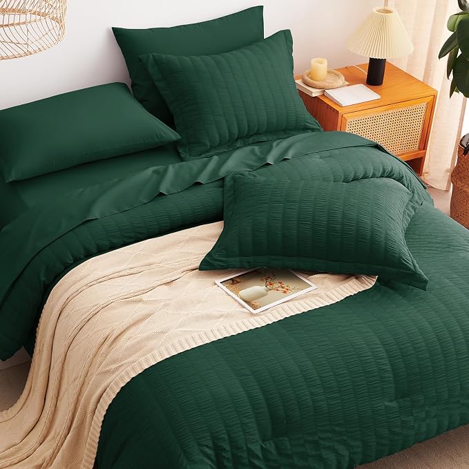 Twin Comforter Set, 5 Pieces Emerald Green Seersucker Bed in a Bag | OEKO-TEX Certified, All Season Bedding Sets with 240 GSM Down Alternative Comforter, Flat & Fitted Sheets, Pillowcase & Sham