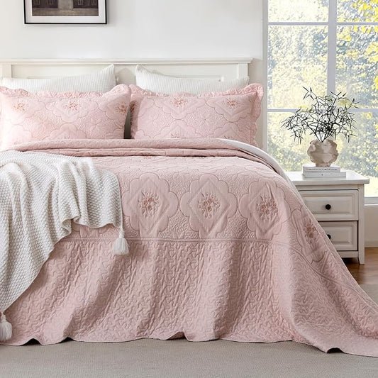 Cmfshape Oversized Floral Embroidery Quilt Set,3 Pieces Super King Quilt Bedding Set,Classic Diamond Pattern Quilt,Ultra Soft Lightweight Reversible Bedspread Coverlet for All Season(Pink,120"x120")