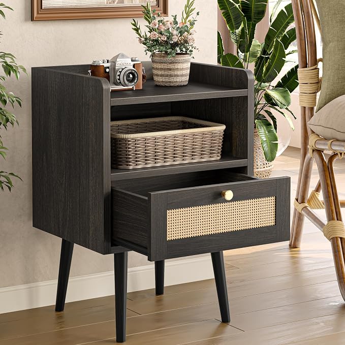 MECHYIN Night Stand Set 2, Nightstands Set of 2 with Charging Station, Rattan Side Tables with Solid Wood Legs, Boho Bedside End Table for Apartment Bedroom Dorm Small Space