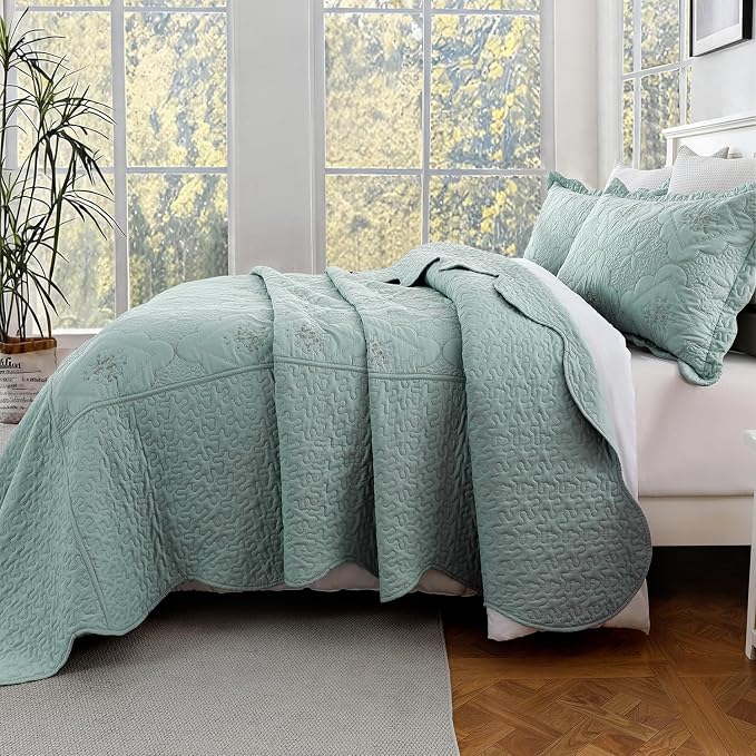 Cmfshape Oversized Floral Embroidery Quilt Set,3 Pieces Super King Quilt Bedding Set,Classic Diamond Pattern Quilt,Ultra Soft Lightweight Bedspread Coverlet for All Season(Aqua Sky,120"x128")