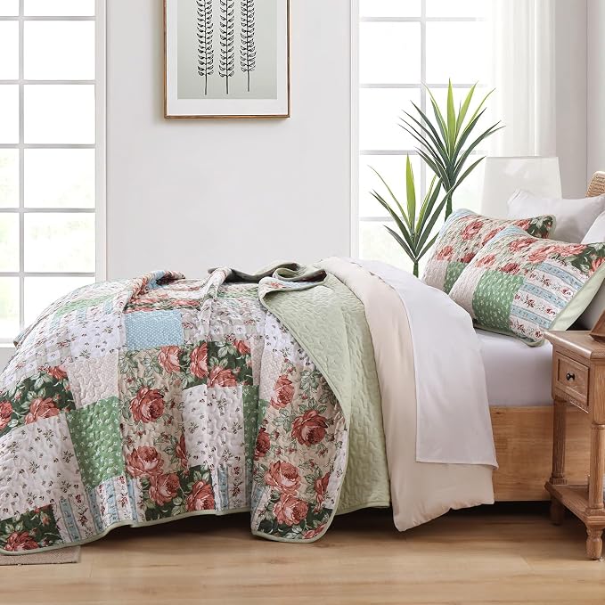 Anibedding Floral Patchwork Quilt Set Queen Size, Red Green Plaid Bedspread | Rustic Floral Boho Coverlet Set, Soft Lightweight Farmhouse Quilt Bedding Set 3 Pieces for All Season, 96''x90''
